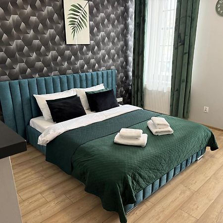 H-T-L Apartamenty Junior Nowa Sol Exteriör bild