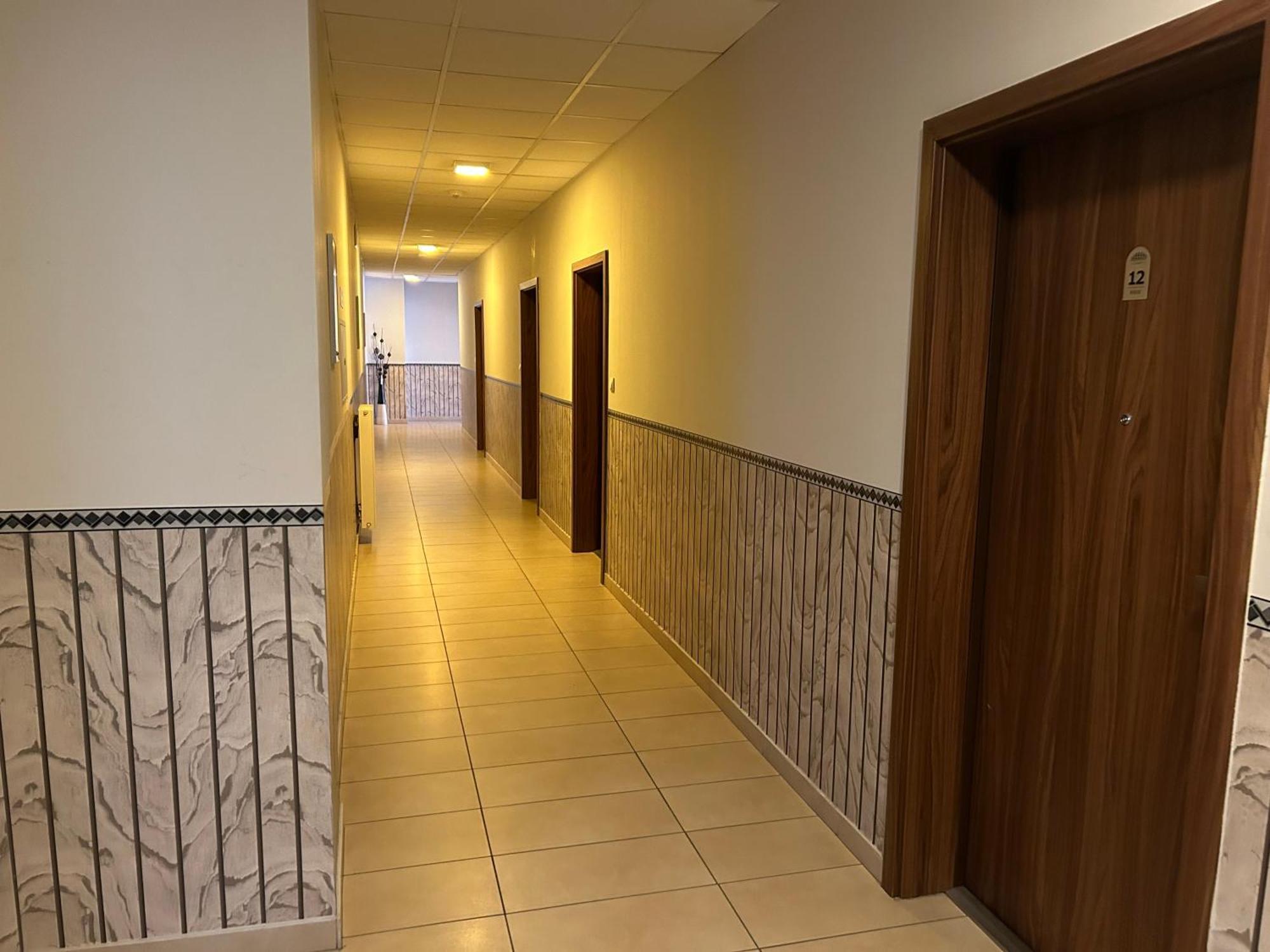 H-T-L Apartamenty Junior Nowa Sol Exteriör bild