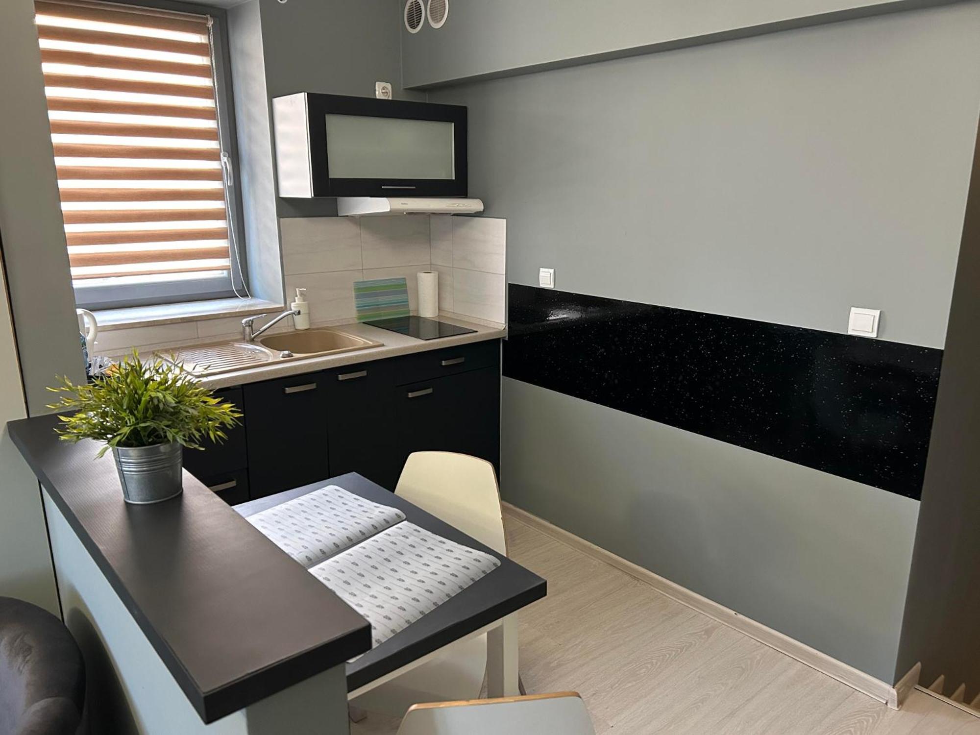 H-T-L Apartamenty Junior Nowa Sol Exteriör bild