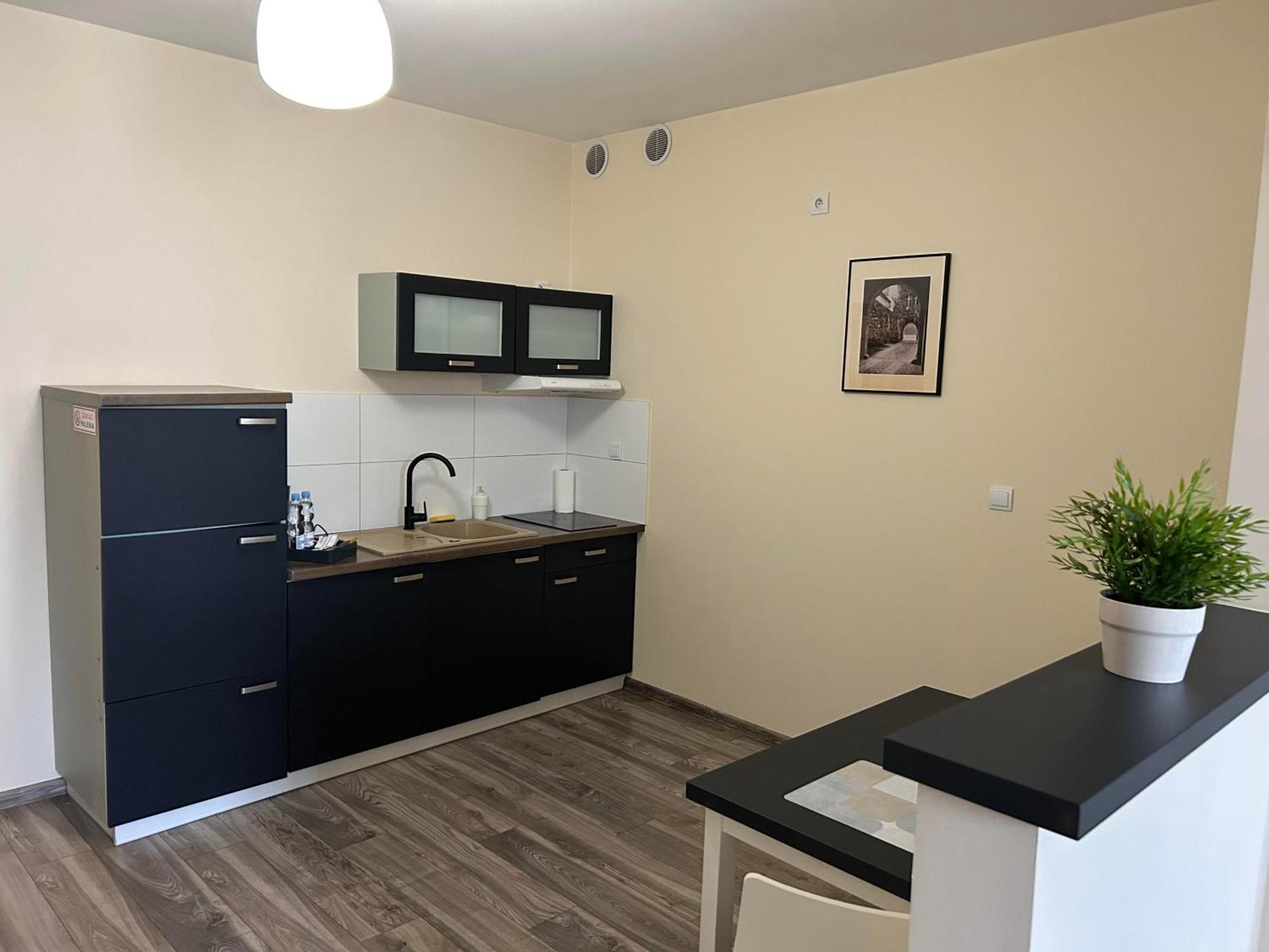H-T-L Apartamenty Junior Nowa Sol Exteriör bild