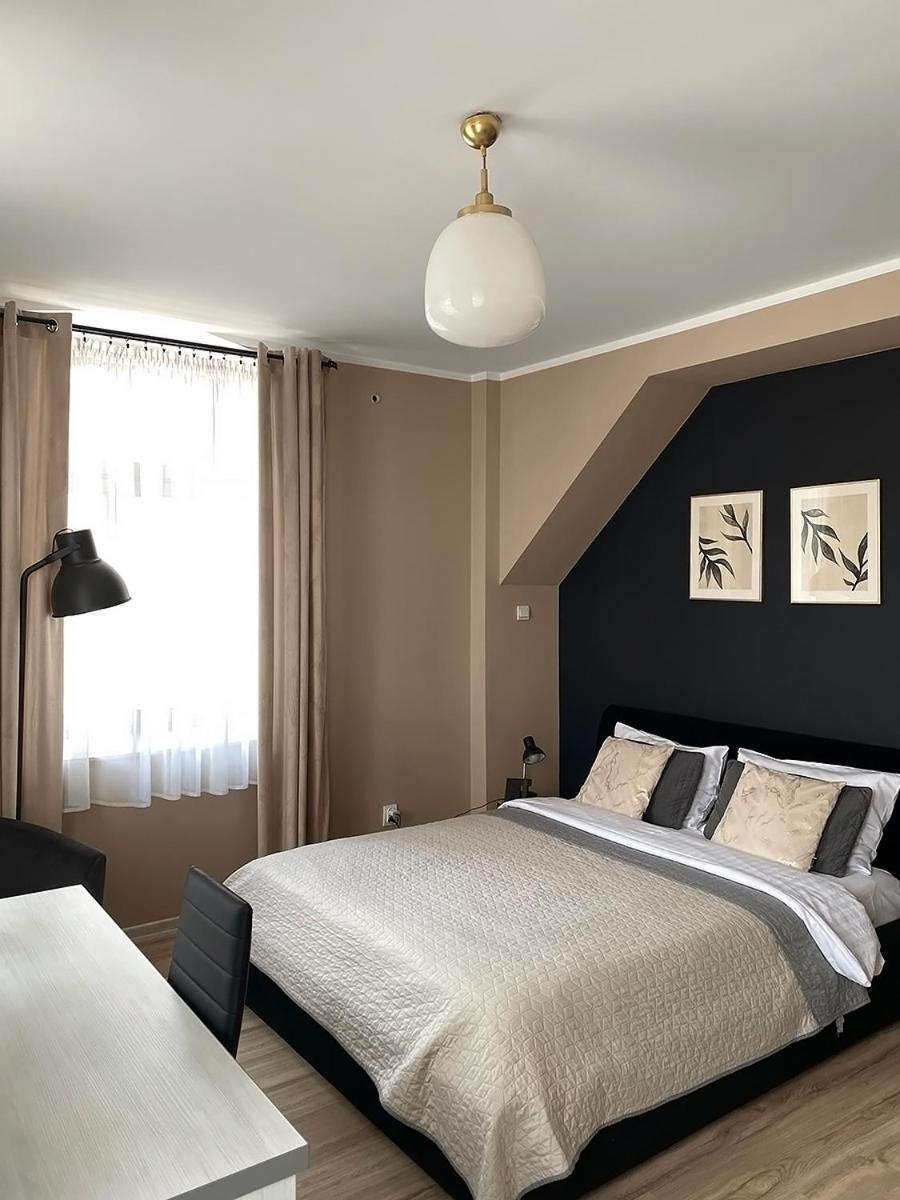 H-T-L Apartamenty Junior Nowa Sol Exteriör bild