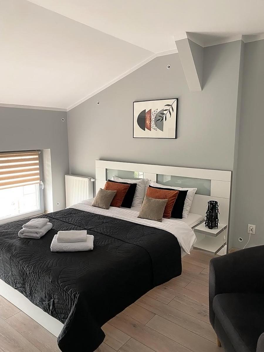 H-T-L Apartamenty Junior Nowa Sol Exteriör bild